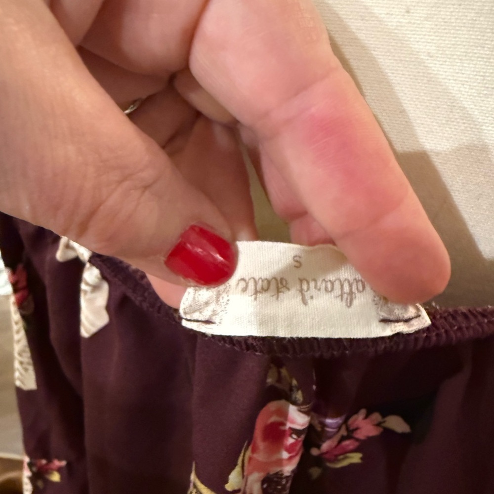 Altar'd State maroon floral cow skull cropped flowy blous - Picture 5 of 7